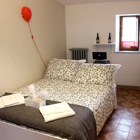 La Sosta Navarra Bed & Beer Hotel Gubbio Exterior photo